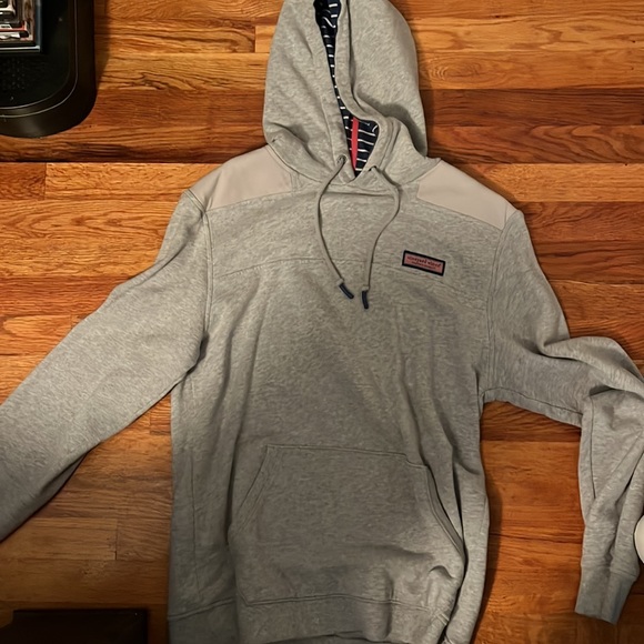 Grey Vineyard Vines hoodie - Picture 2 of 2